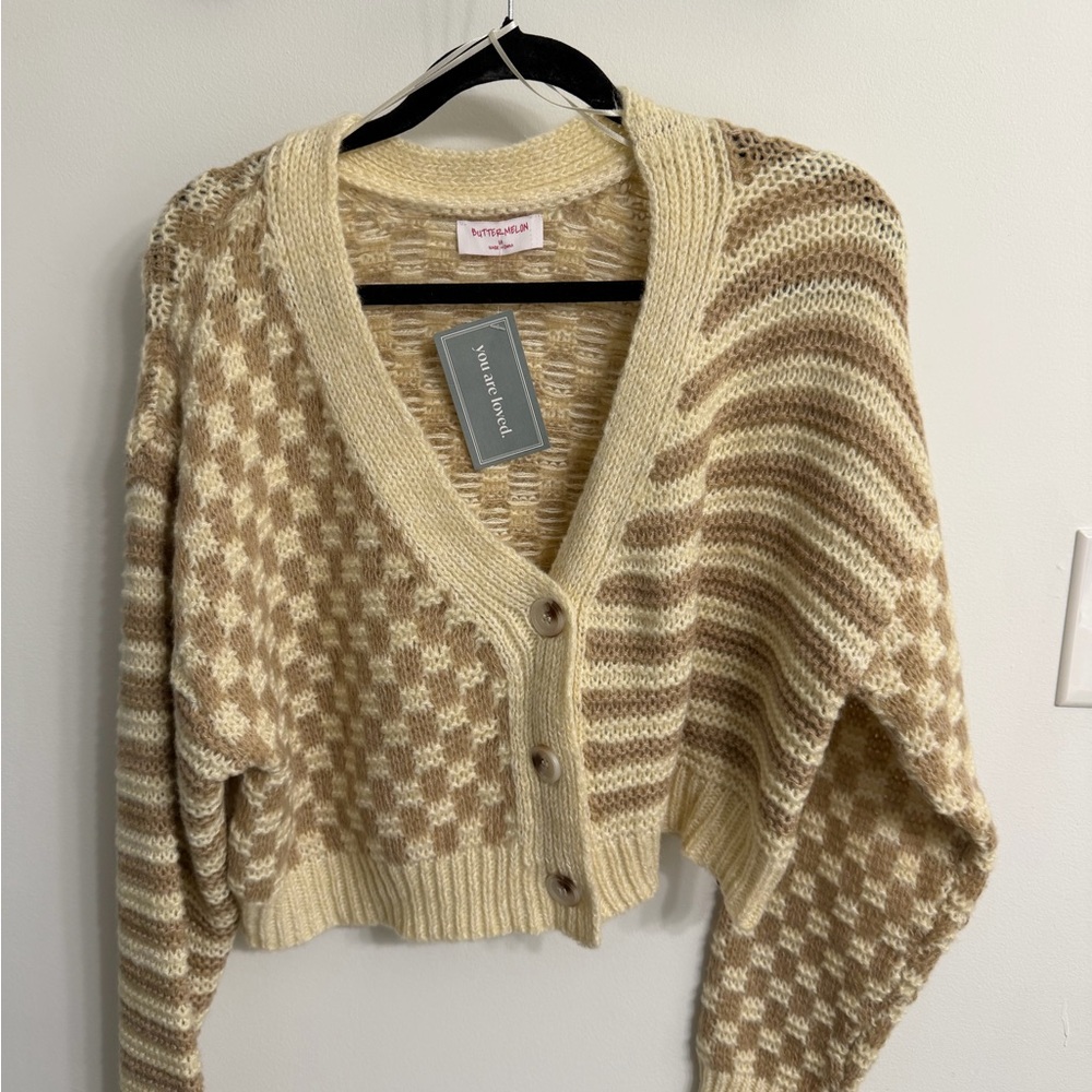 Butter Melon Beige and Cream Cropped Patterned Cardigan - NWT